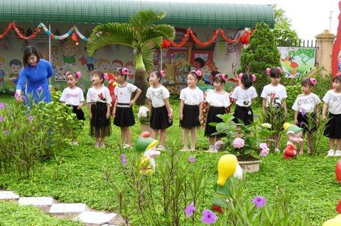 Huyện Kim Thành thực hiện chủ đề năm học  “Xây dựng trường mầm non xanh –an toàn- thân thiện”